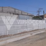 Obra con solucion de barda prefabricada de concreto para nave industrial-06